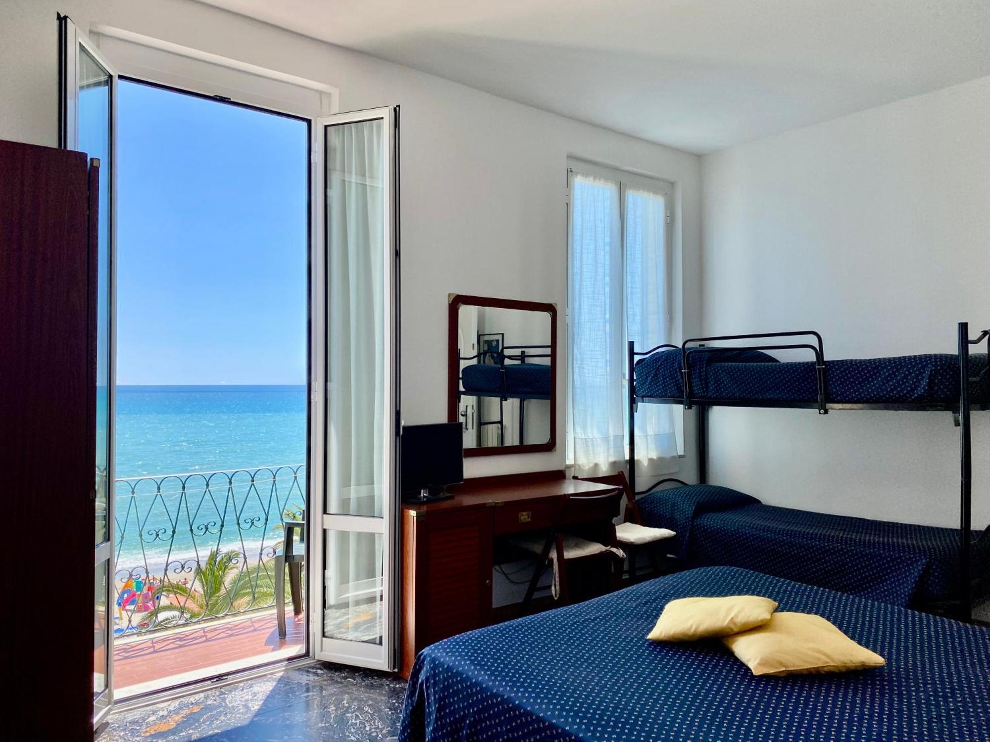 Hotel Gambone Finale Ligure Eksteriør billede
