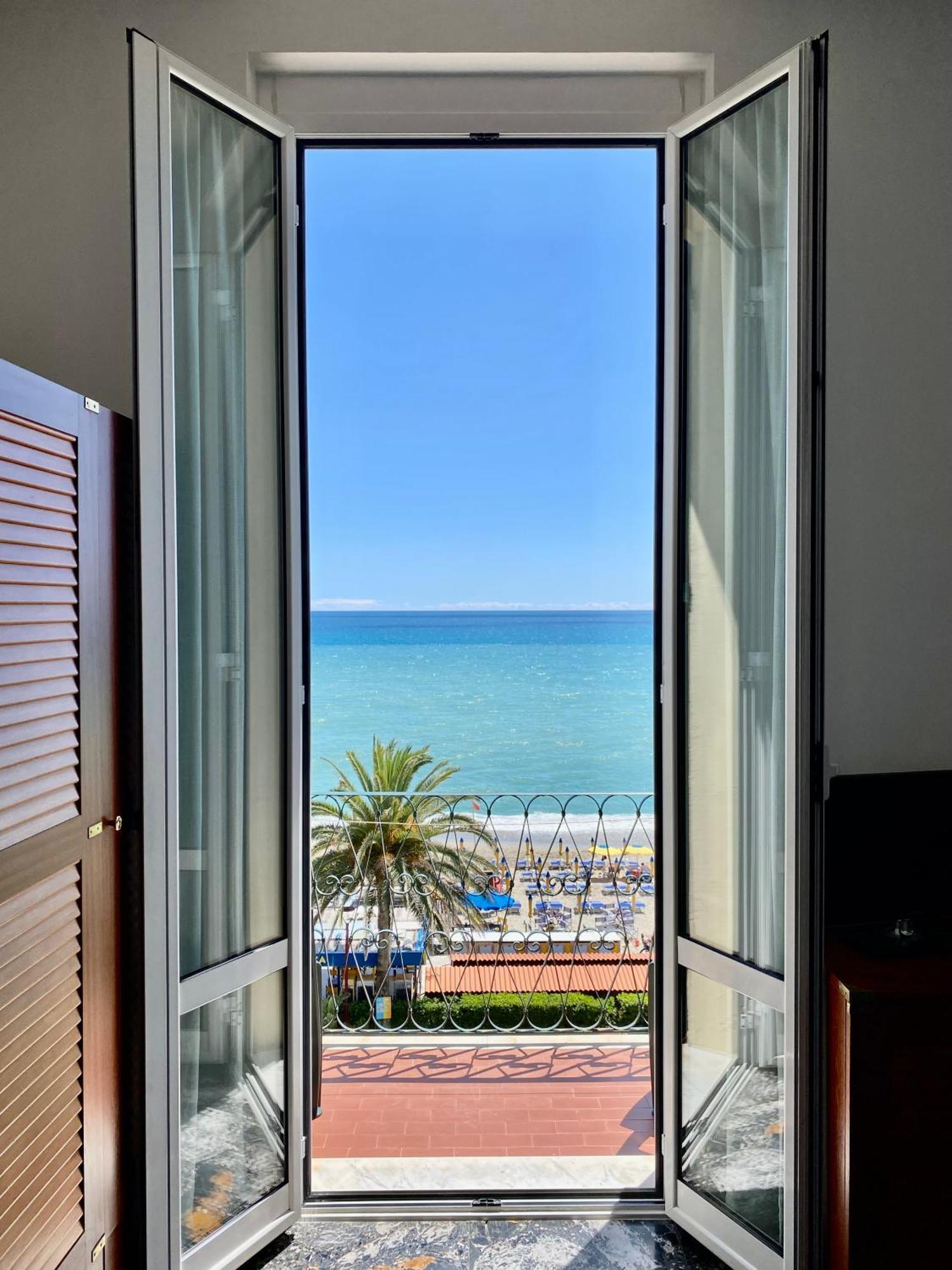 Hotel Gambone Finale Ligure Eksteriør billede