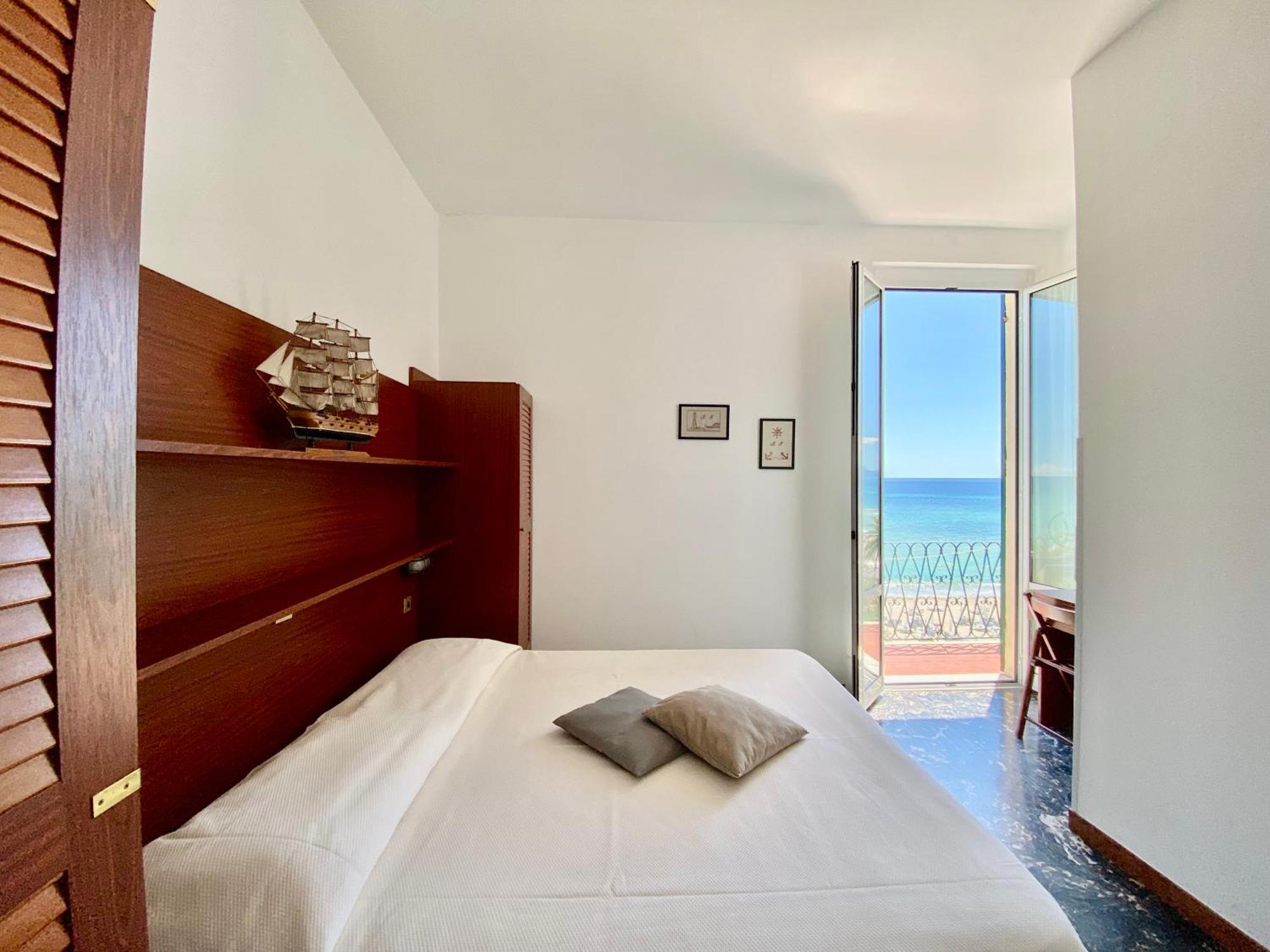 Hotel Gambone Finale Ligure Eksteriør billede
