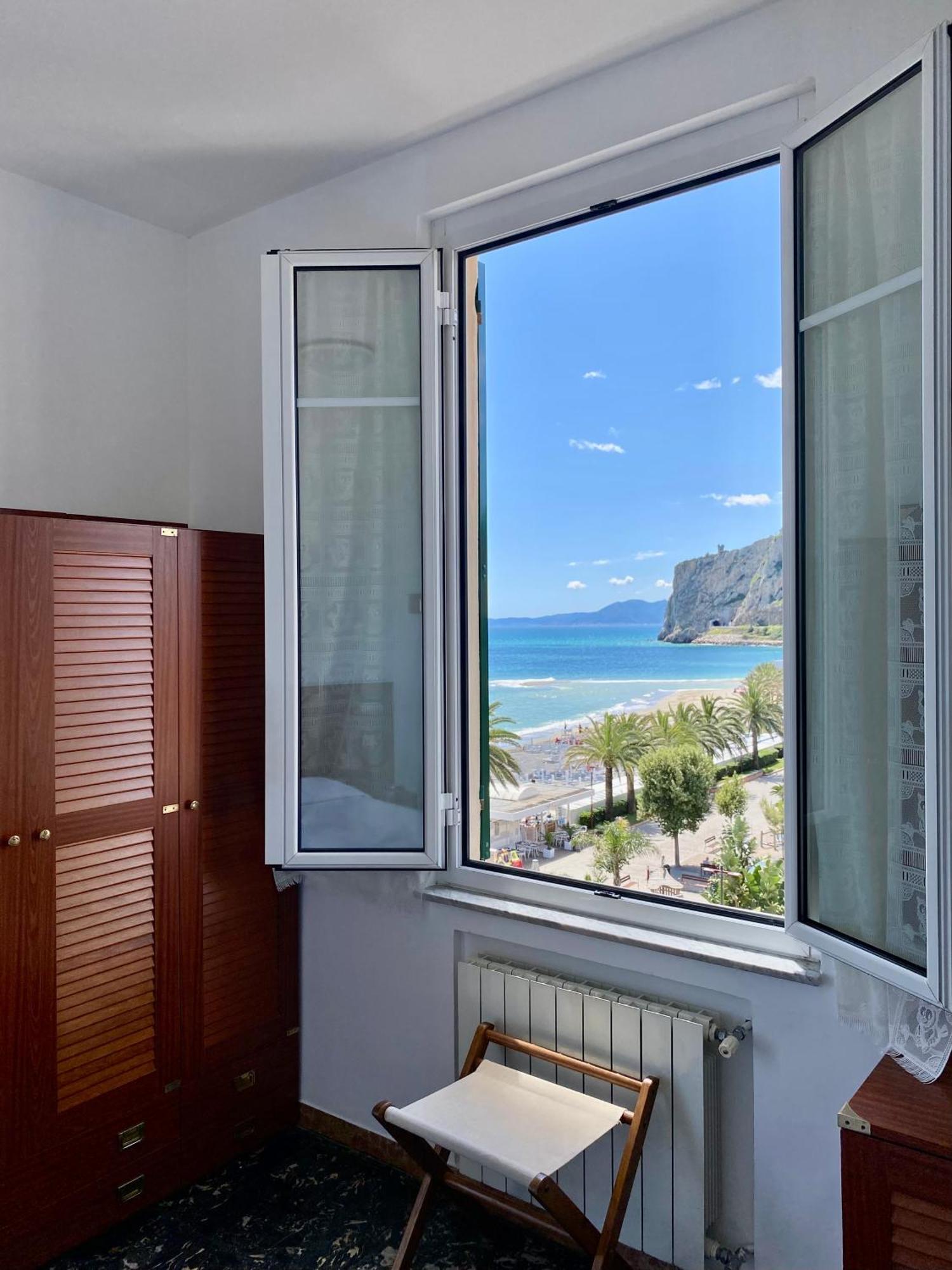 Hotel Gambone Finale Ligure Eksteriør billede