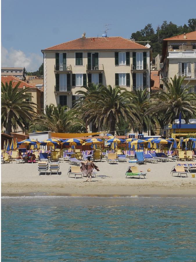 Hotel Gambone Finale Ligure Eksteriør billede